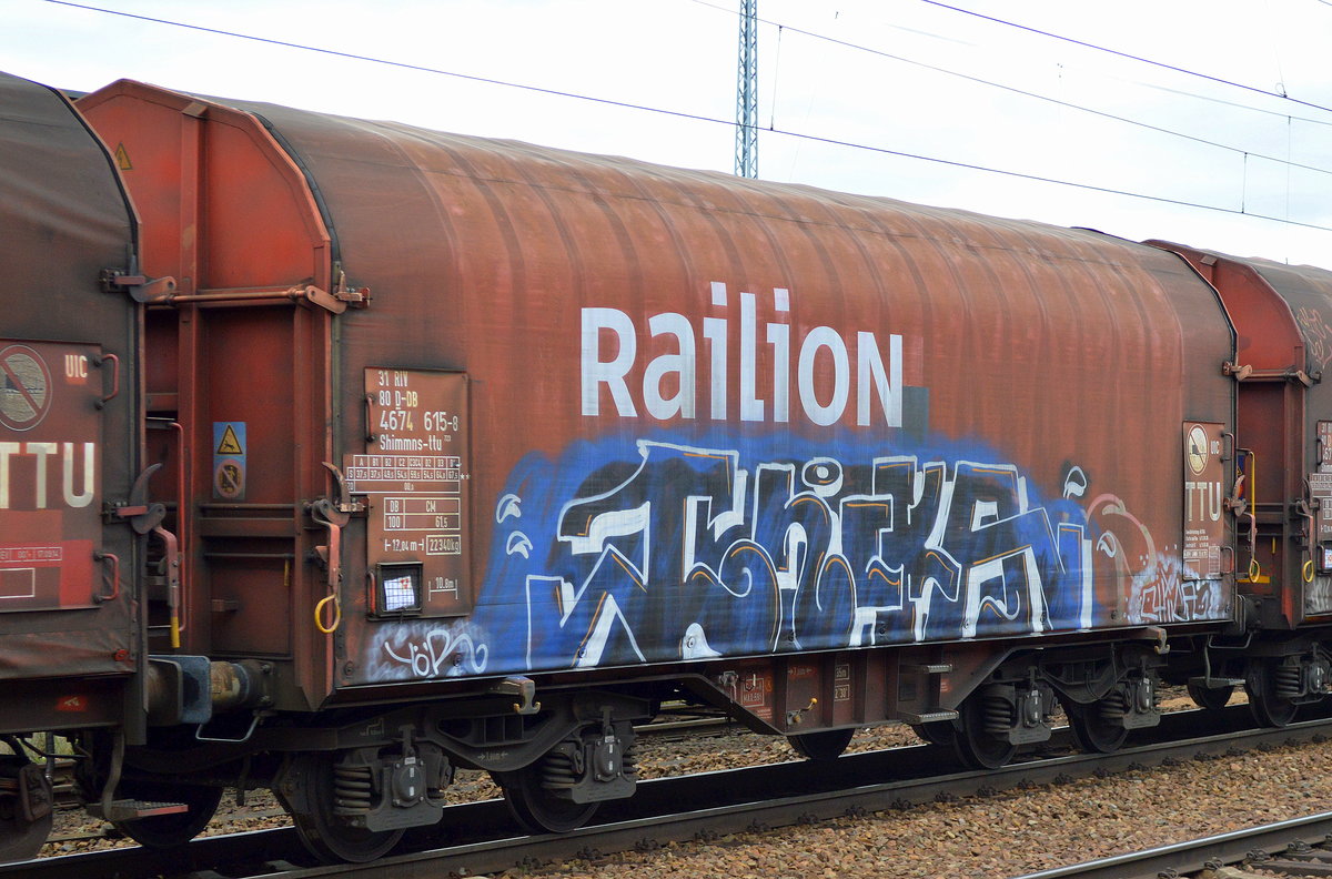Graffiti am 20.04.16 Bf. Flughafen Berlin-Schönefeld gesichtet.