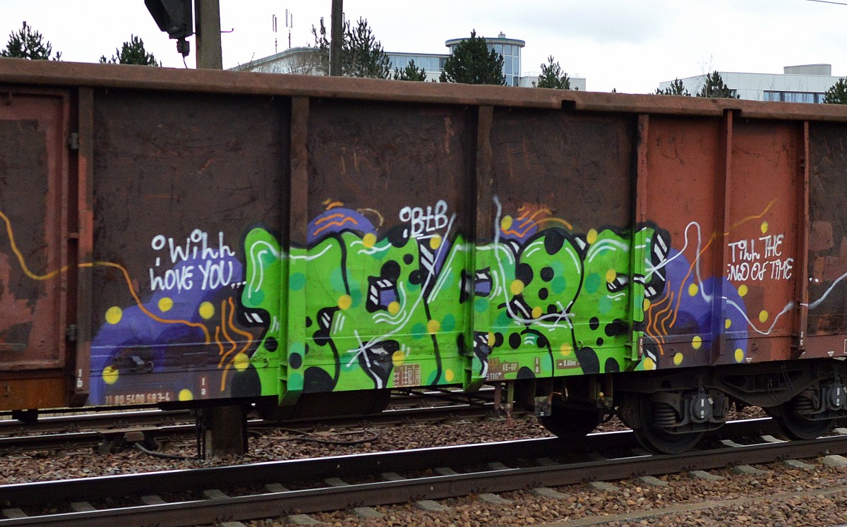 Graffiti am 23.02.16 Bhf. Flughafen Berlin-Schönefeld gesichtet.