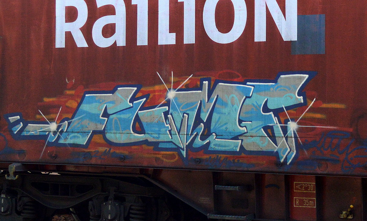 Graffiti gesichtet am 14.09.16 Bf. Flughafen Berlin-Schönefeld.