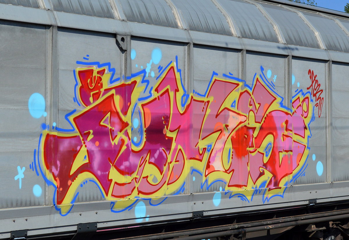 Graffiti gesichtet am 15.09.16 Bf. Flughafen Berlin-Schönefeld.