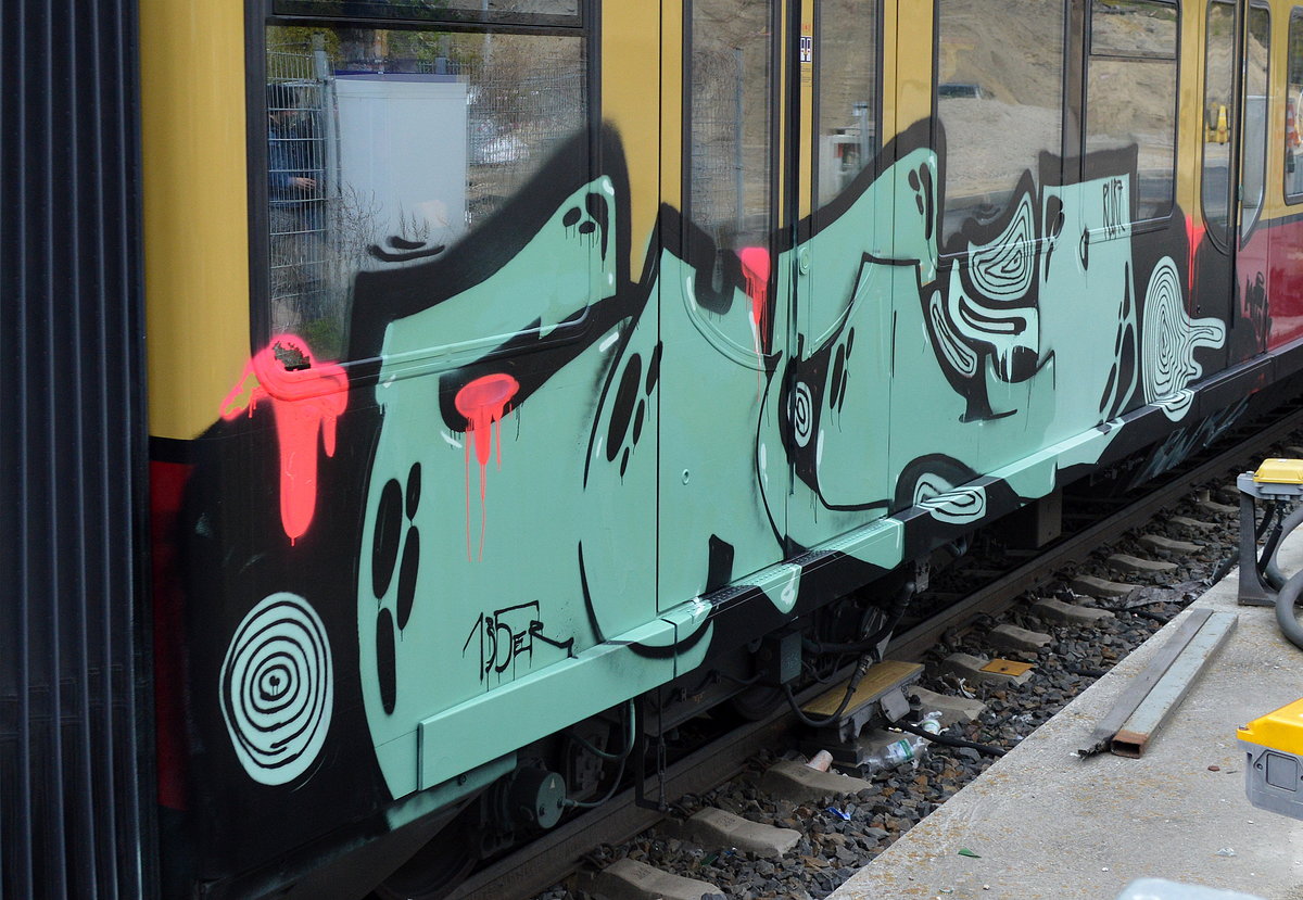 Graffiti gesichtet am 28.04.16 Berlin Adlershof.
