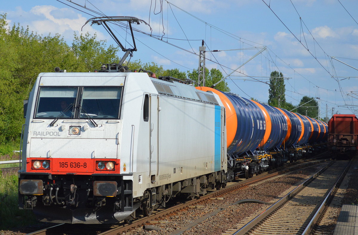HSL mit der Railpool-Lok 185 636-8 und Kesselwagenzug (leer) Richtung Stendell am 06.07.17 Berlin-Hohenschönhausen.