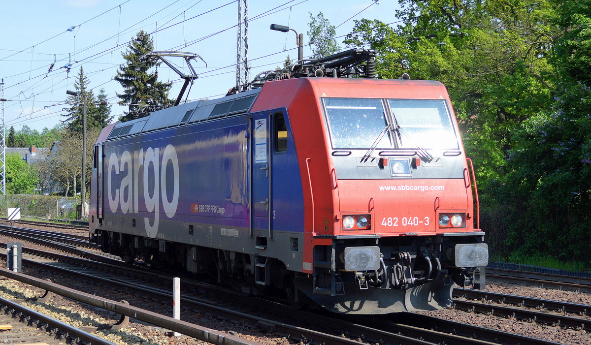 HSL mit RE 482 40-3 am 17.05.17 Berlin-Hirschgarten.