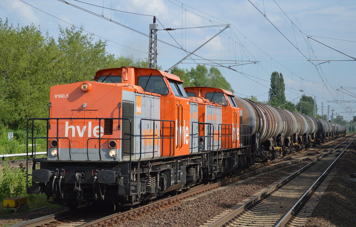 hvle Doppeltraktion V160.5 (203 143-3) + V160.6 (203 144-1) mit Kesselwagenzug (Ethanol) am 02.08.17 Bf. Berlin-Hohenschönhausen.
