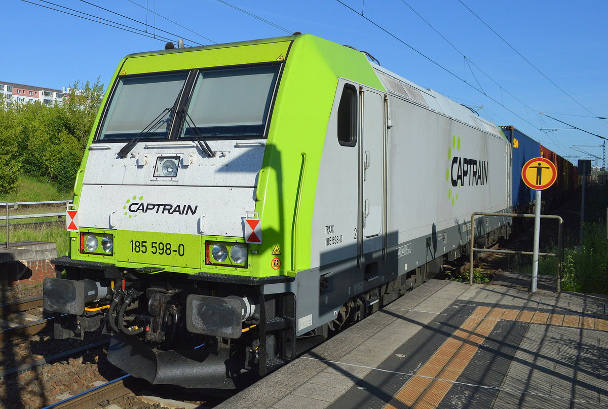 ITL 185 548-5 mit Kesselwagenzug, hintendran noch die Captrain/ITL 185 598-0 am 01.06.17 Bf. Berlin-Hohenschönhausen.