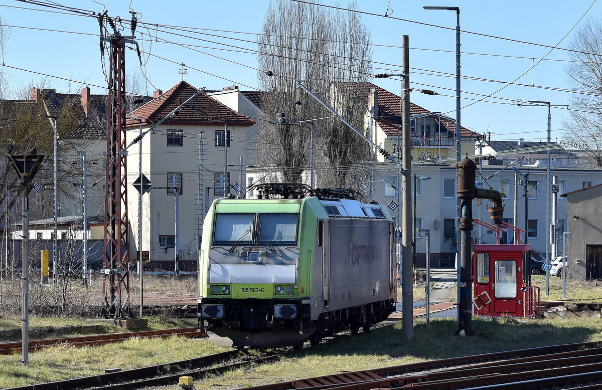 ITL - Eisenbahngesellschaft mbH, Dresden [D] mit ihrer  185 562-6  [NVR-Nummer: 91 80 6185 562-6 D-ITL] abgestellt an der Drehscheibe am Rande des Bahnhof Frankfurt (Oder), 19.03.25