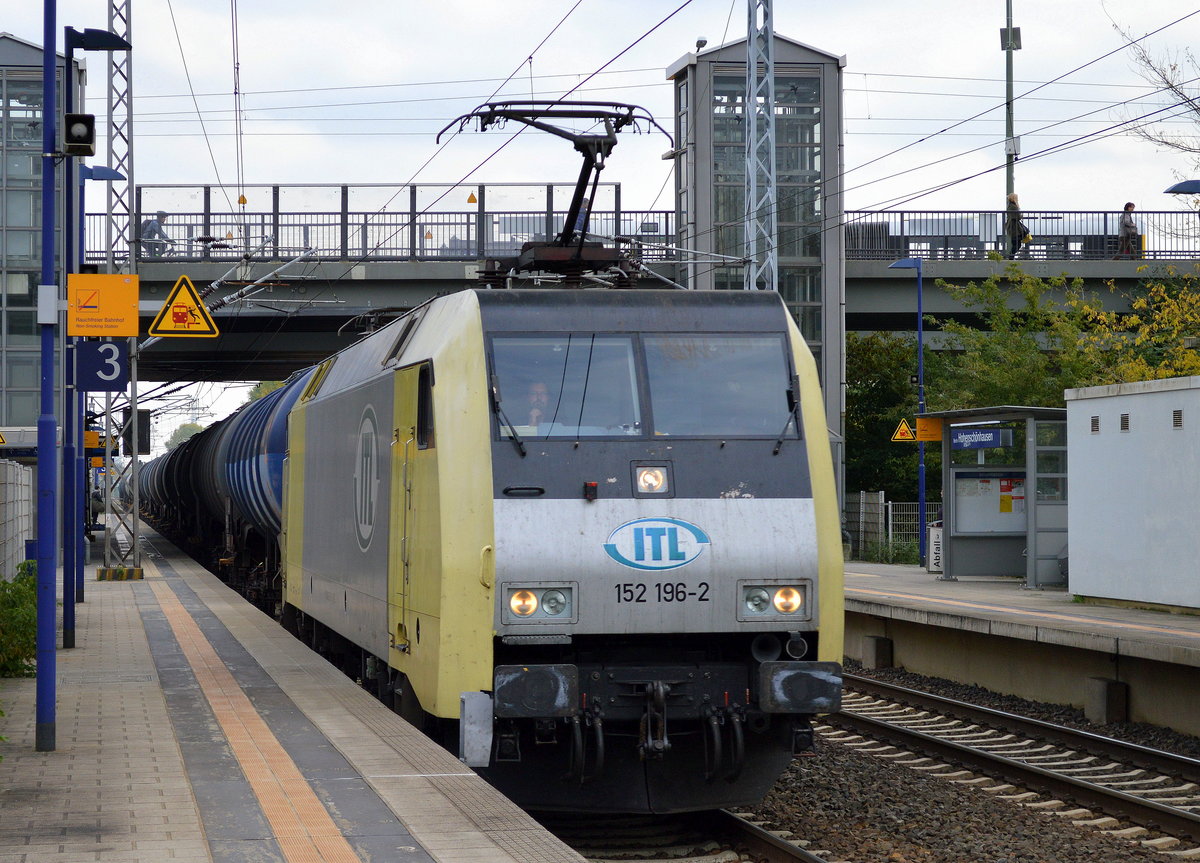 ITL mit 152 196-2 mit Kesselwagenzug (leer) Richtung Stendell am 14.10.16 Berlin-Hohenschönhausen.