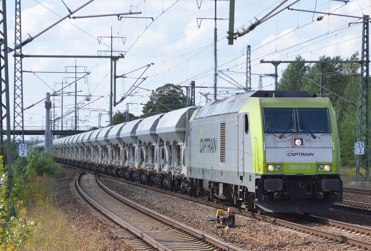 ITL/Captrain 285 117-9 Richtung Berlin-Springpfuhl am 10.09.15 Bhf. Flughafen Berlin-Sch�nefeld.
