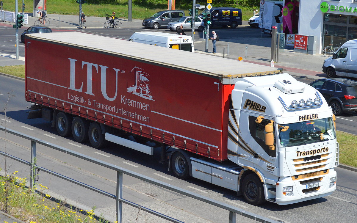 IVECO STRALIS 420 Zugmaschine der Sped. PHIELER Transporte mit LTU Auflieger am 09.05.16 Berlin Adlershof.