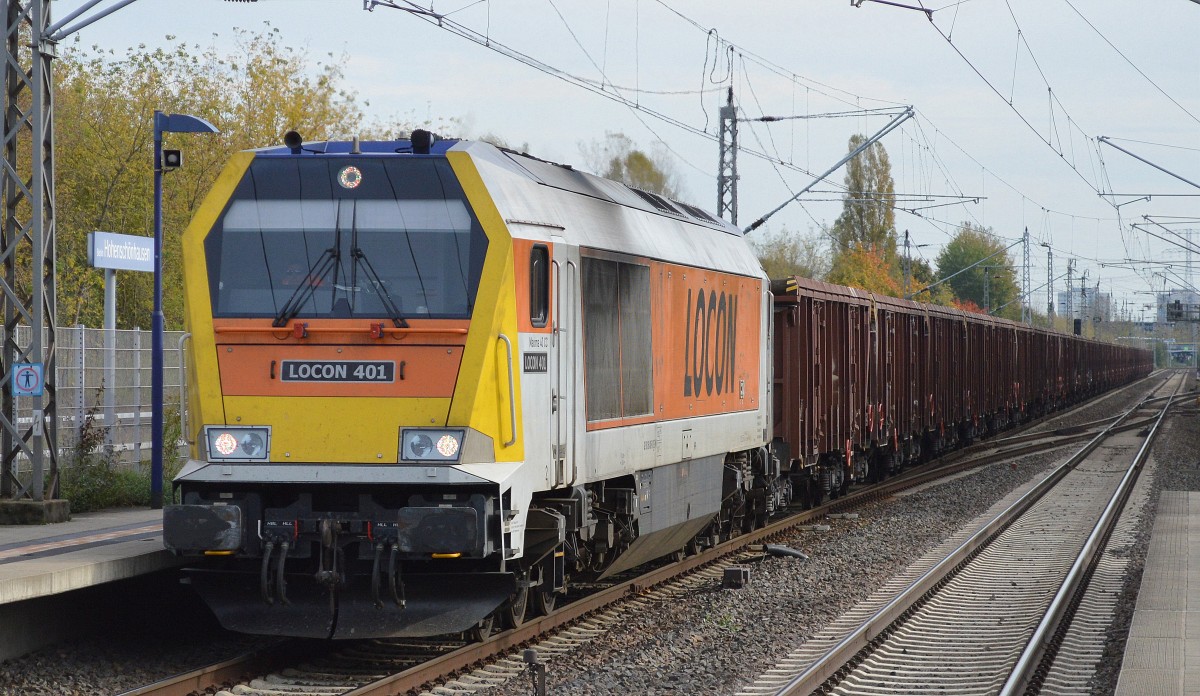 LOCON 401 (264 005-0) mit Ganzzug tschechischer Drehgestell-Güterwagen mit Rolldach vom Typ Tams 107.9 der CD Richtung Norosten am 10.10.14 Berlin-Hohenschönhausen.