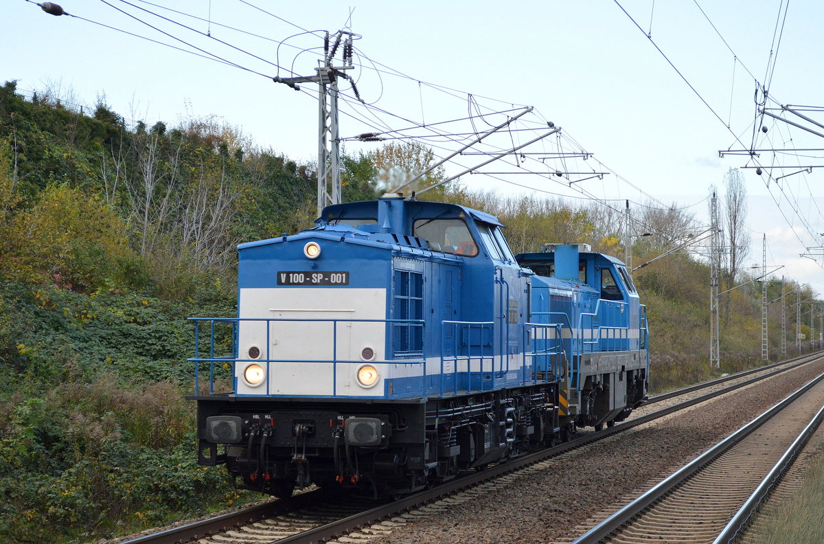 Lokzug, Spitzke SE mit ihrer V100-SP-001 (202 846-2) mit der vossloh G 18-SP-018 (92 80 4180 000-6 D-SLG) am Haken am 07.11.17 Berlin-Hohenschönhausen.