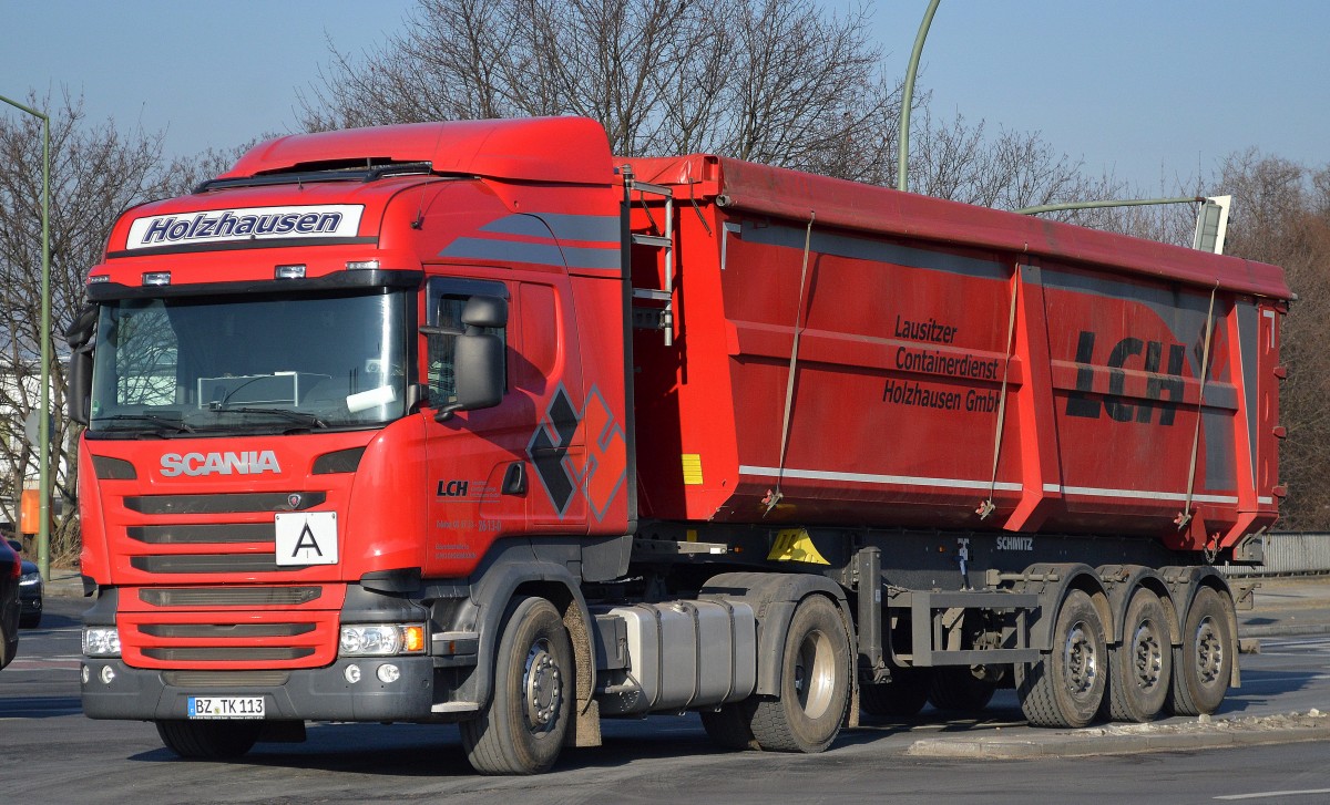 Mächtiger SCANIA Sattelkipper der Fa. LCH auf dem Weg zum Berliner Westhafen am 27.02.15