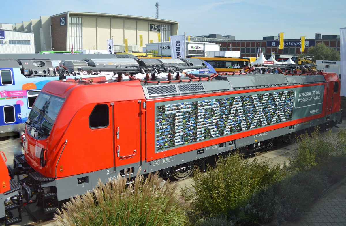 Man bekommt sie doch halbwegs vernünftig im Seitenprofil durch ein Fenster in der INNOVIA APM 300 (Monorail-Einschienenahn von Bombardier), die neue DB 187ér 187 009-6 auf der Inno Trans Berlin, 28.09.14