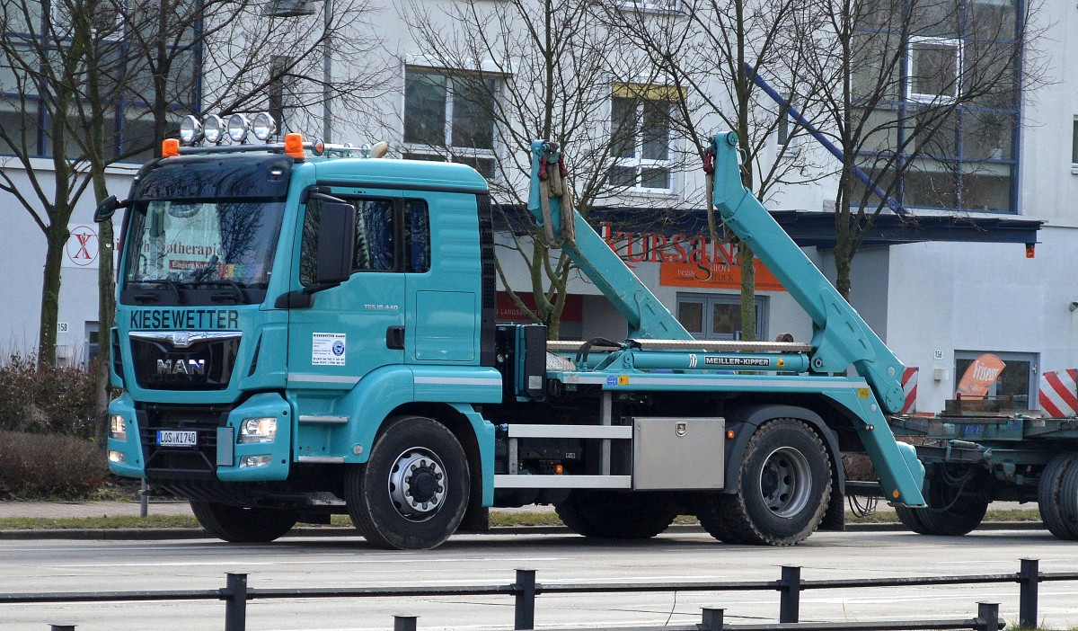 MAN TGS 18.440 Absetzkipper der Fa. KIESEWETTER GmbH mit Hänger am 07.03.16 Berlin-Marzahn.