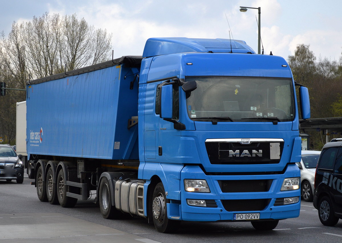 MAN TGX 18.480 mit gewaltigem Sattelkipper mit Planeüberzug als Auflieger aus Polen, Fa. inter cars am 06.04.16 Berlin-Marzahn.