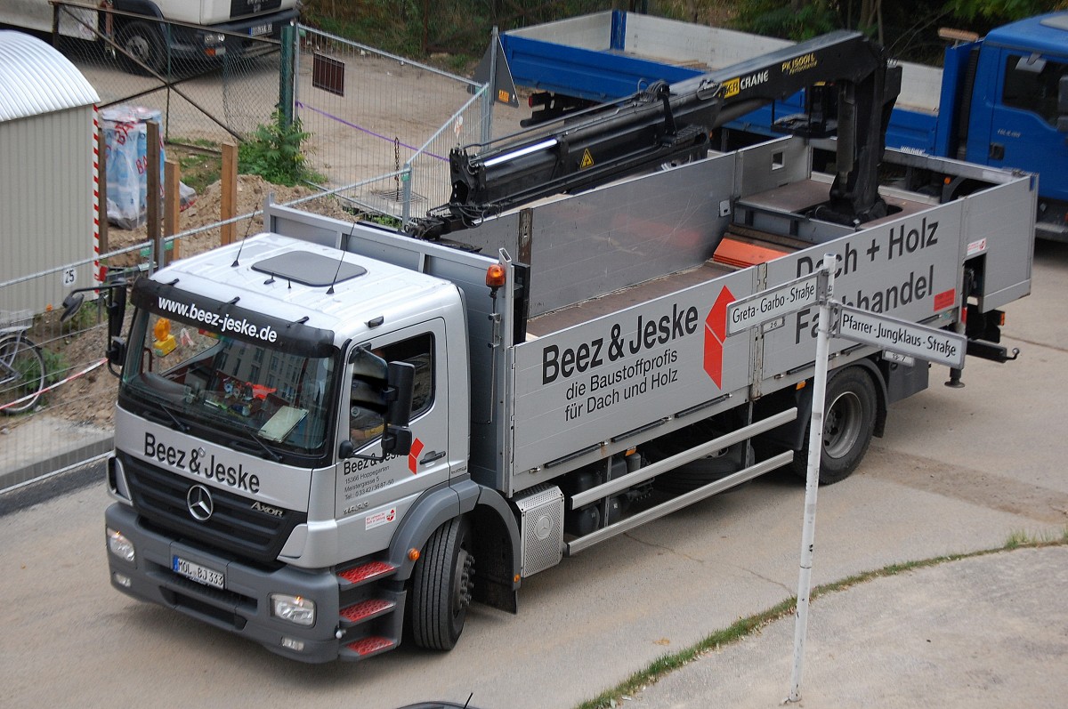 MB AXOR 1833 Baustofftransporter (Selbstlader) der Fa. Beez & Jeske, 08.10.13 Berlin-Pankow.