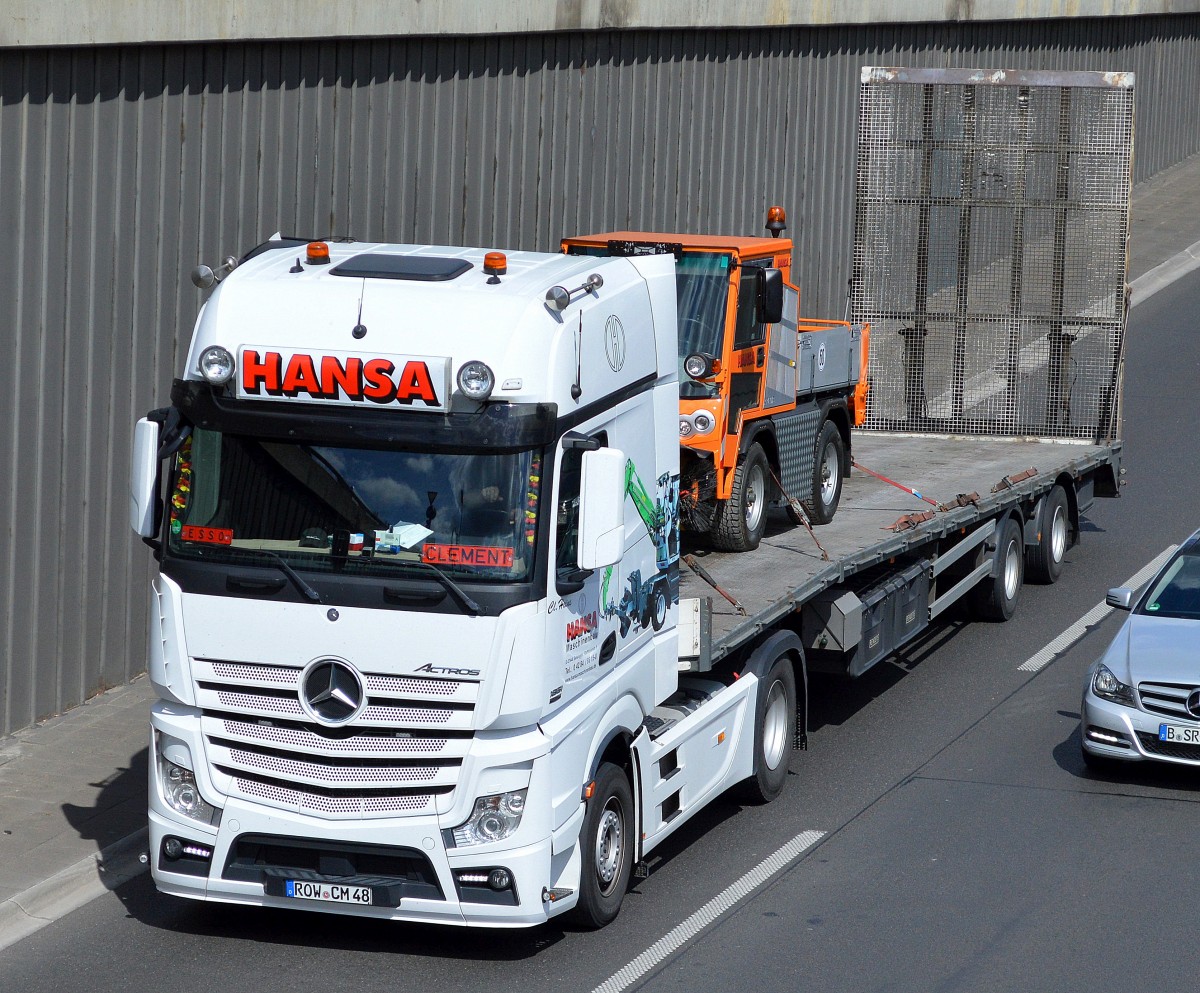 MB NEW ACTROS 1951 Sattelzug der Fa. HANA MASCHINENBAU liefert ein fabrikneuen HANSA APZ 1003 aus, 07.05.15 Berliner Stadtautobahn Höhe Knobelsdorffstr.