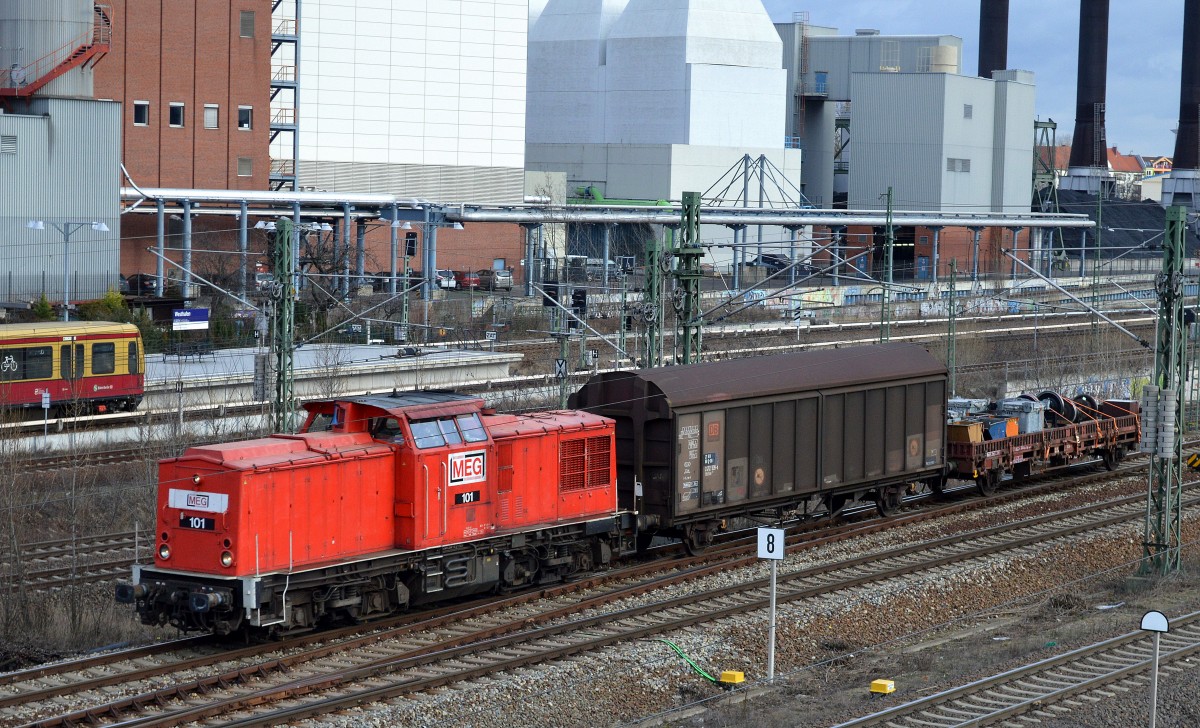 MEG 101 (204 358-6) mit dem täglichen S-Bahn Werkstättenzug am 29.01.15 Vorbeifahrt Berlin-Westhafen.