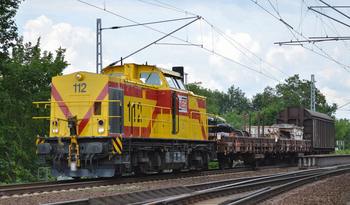MEG 112 (298 052-2) mit dem täglichen Versorgungszug für die Berliner S-Bahn Betriebswerkstätten am 02.06.16 Berlin-Wuhlheide.