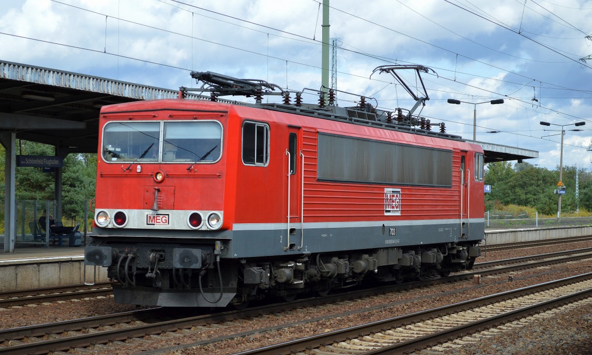 MEG 703 (155 184-5) am 20.09.15 Bhf. Flughafen Berlin-Schönefeld.
