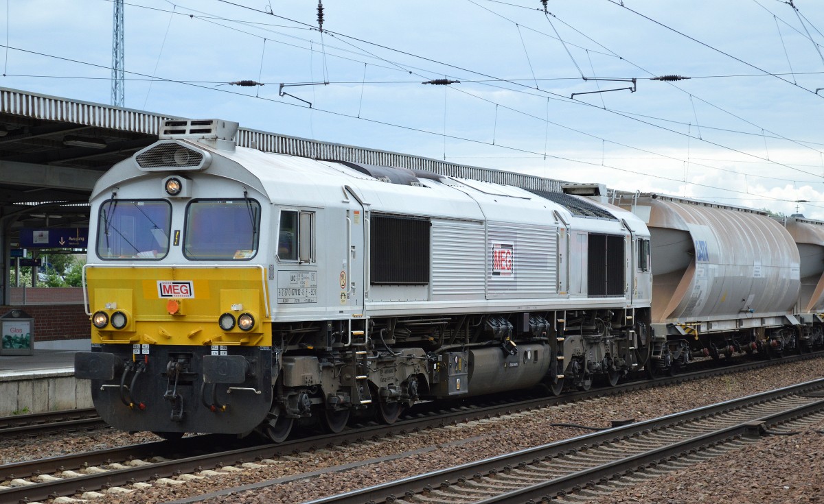 MEG mit der ECR-Mietlok 92 87 0 077012-8 und Ganzzug Zementstaubgutwagen bei der Durchfahrt Bhf. Flughafen Berlin-Schönefeld, 26.05.15