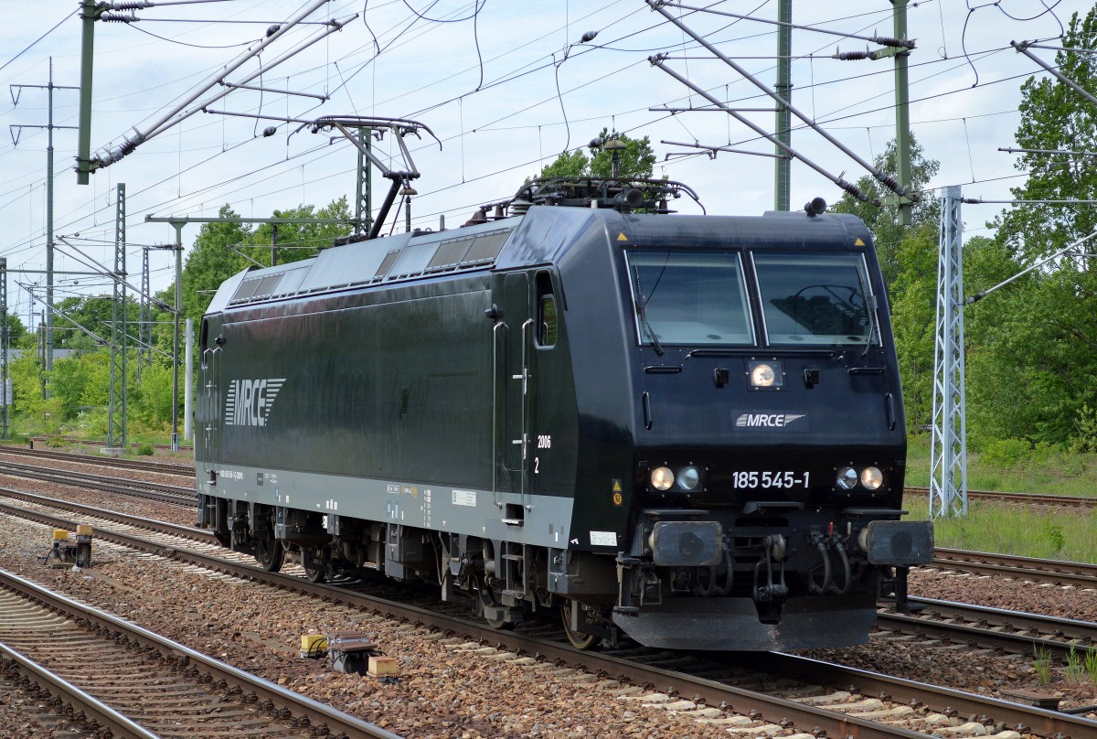 MRCE 185 545-1 für CTL am 19.05.15 Durchfahrt Bhf. Flughafen Berlin-Schönefeld.