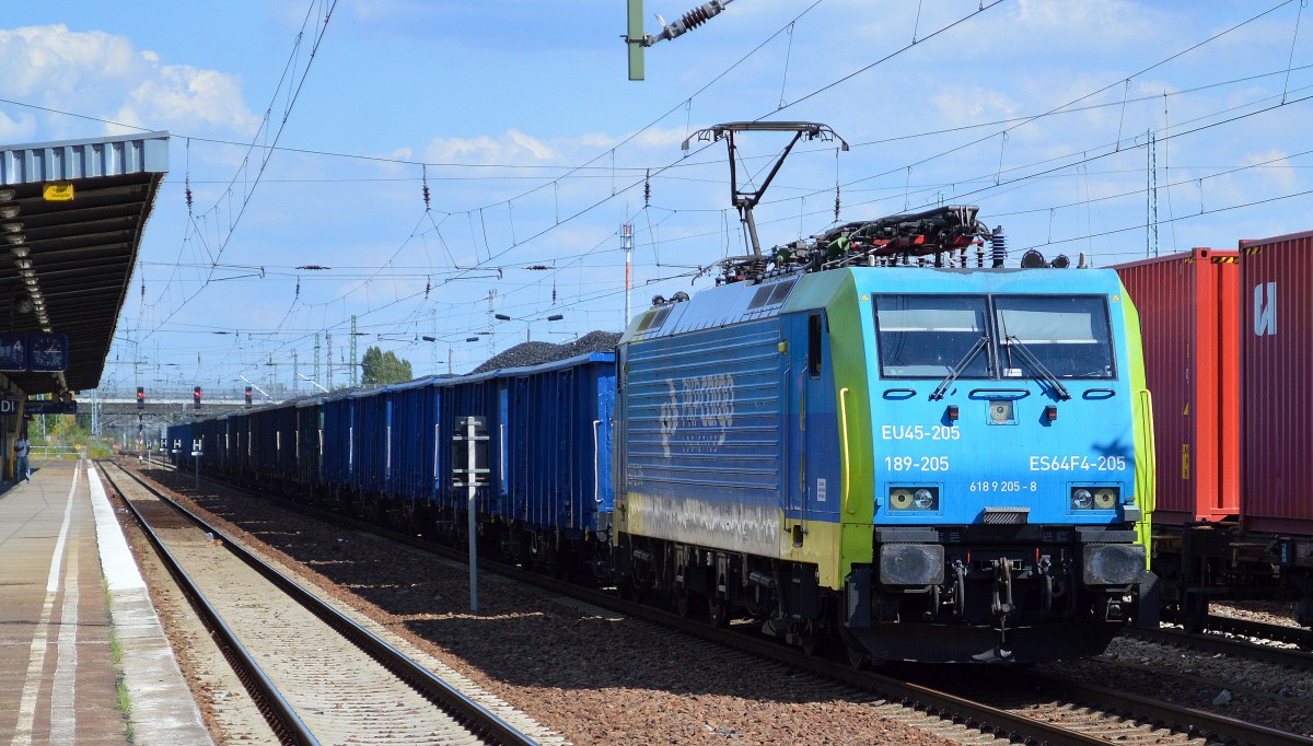MRCE Dispolok 189-205/EU45-205 der PKP Cargo mit polnischem Kohhlezug (Ganzzug offener Güterwagen) bei der Durchfahrt im Bhf. Flughafen Berlin-Schönfeld, 28.08.14 