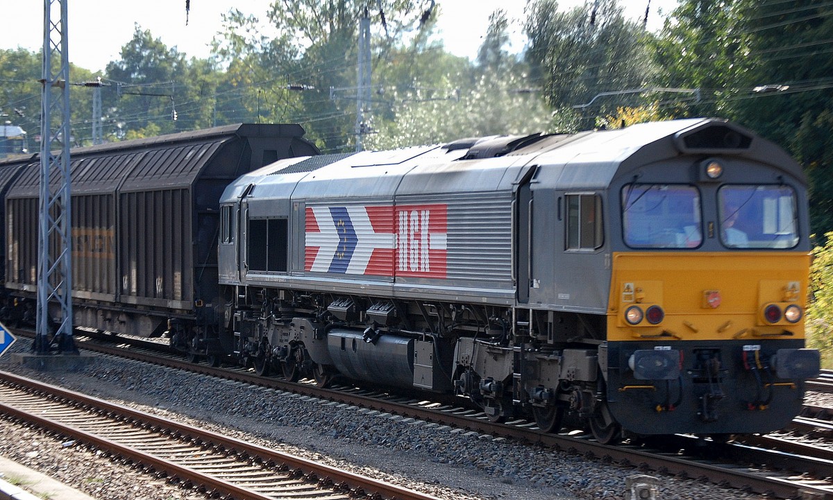 MRCE Dispolok 266 ???-? m�glicherweise auch an CTL vermietet? mit Ganzzug Schiebewandwagen, 01.10.13 Berlin-Springpfuhl.