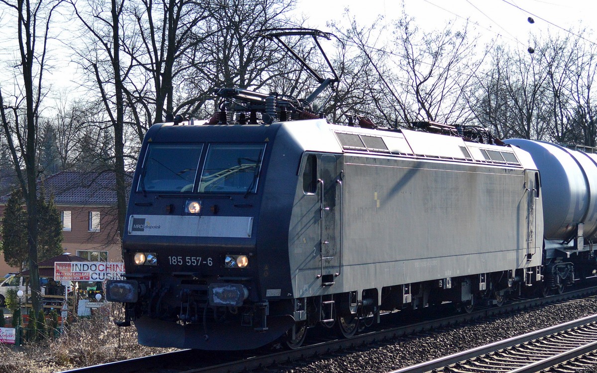 MRCE Mietlok 185 557-6 für CTL mit Kesselwagenzug Richtung Schwedt am 26.02.15 Berlin-karow.