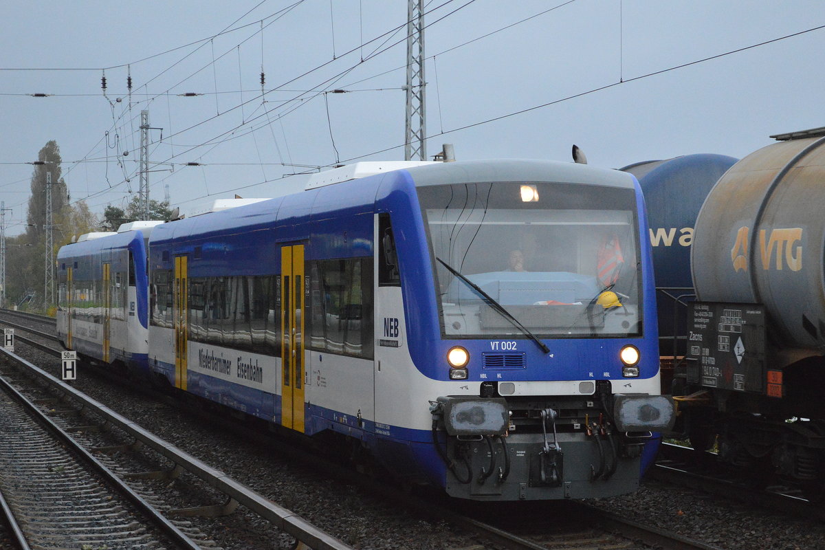 NEB mit der REgioShuttle Doppeltraktion VT 002 + VT 007 zur Bereitstellung Richtung Bf. Berlin-Lichtenberg am 10.10.17 Berlin-Karow.