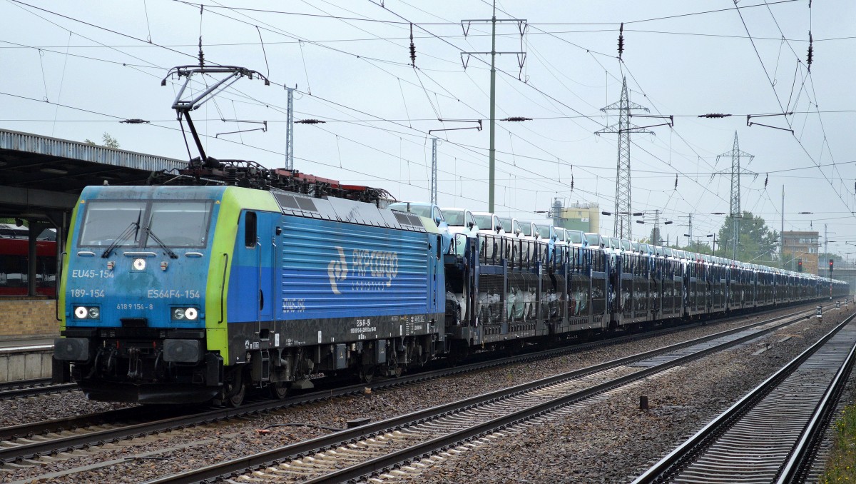 PKP Cargo mit EU45-154/189-154 mit PKW-Transportzug fabrikneuer Fiat 500 am 14.07.15 Bhf. Flughafen Berlin-Schönefeld.