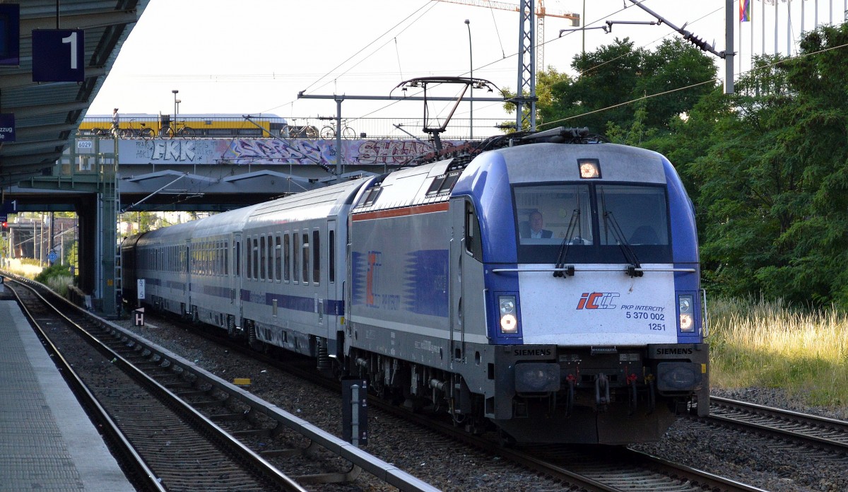 PKP IC 5 370 002 mit EC? Richtung Berlin-gesundbrunnen am 03.0.14 S-Bhf. Berlin Landsberger Allee.
