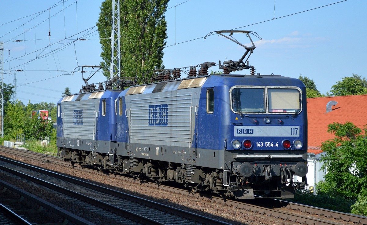 RBH 117/143 554-4 hinter der RBH 120/143 079-2 am 07.06.14 Richtung Bernauin Berlin-Karow.
