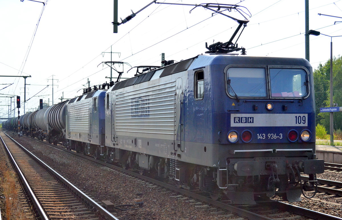 RBH Doppeltraktion 109/143 936-3 + 117/143 554-4 mit Kesselwagenzug am 28.07.16 Bf. Flughafen Berlin-Schönefeld.