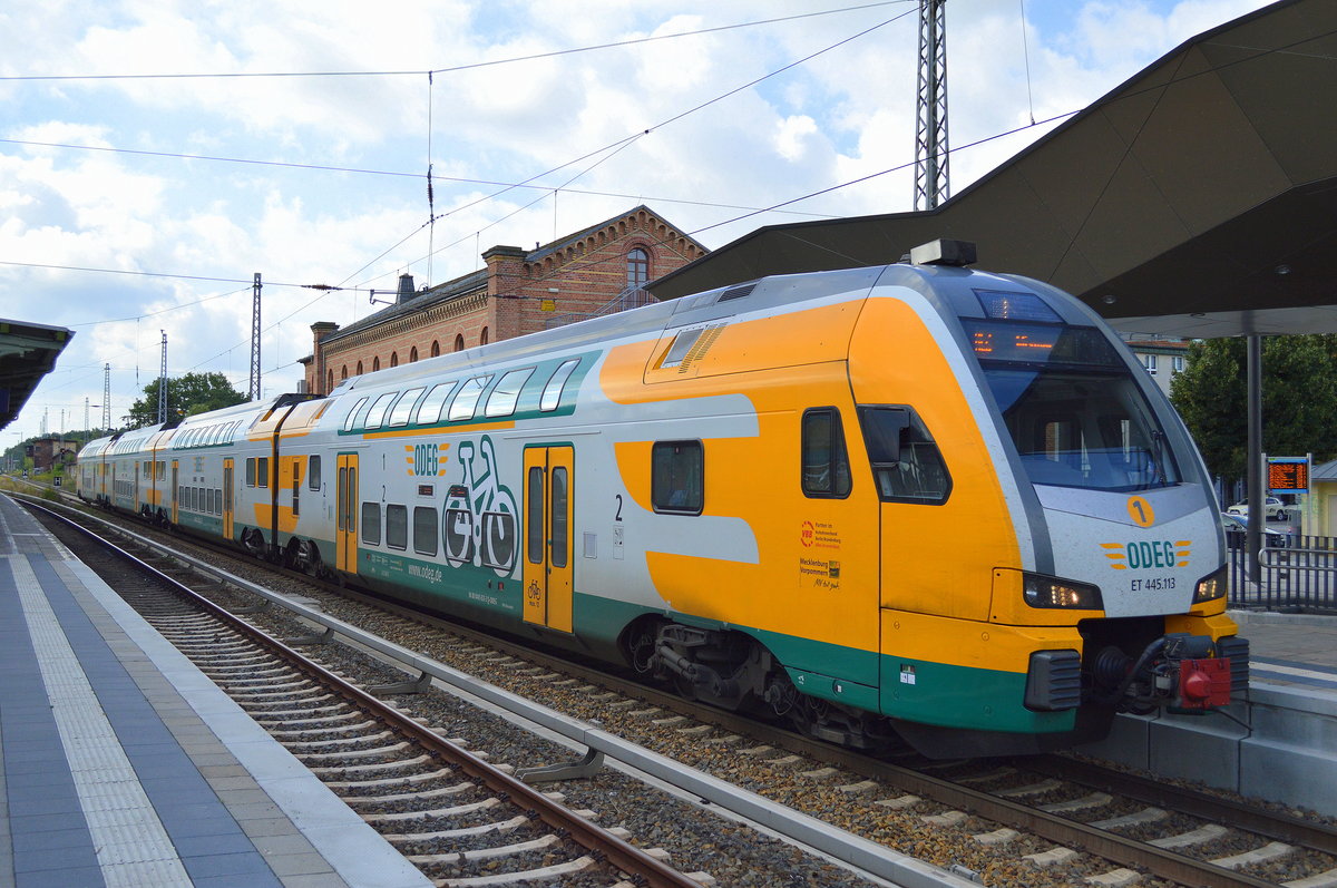 RE2 nach Wismar mit ODEG ET 445.113 am 22.08.16 Bf. Königs Wusterhausen.