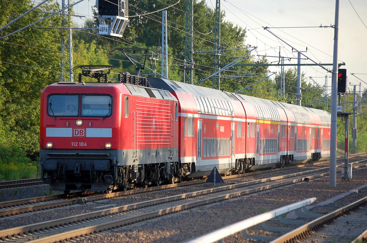 RE5 nach Rostock Hbf. mit 112 104 am 23.08.13 Berlin-Blankenburg.
