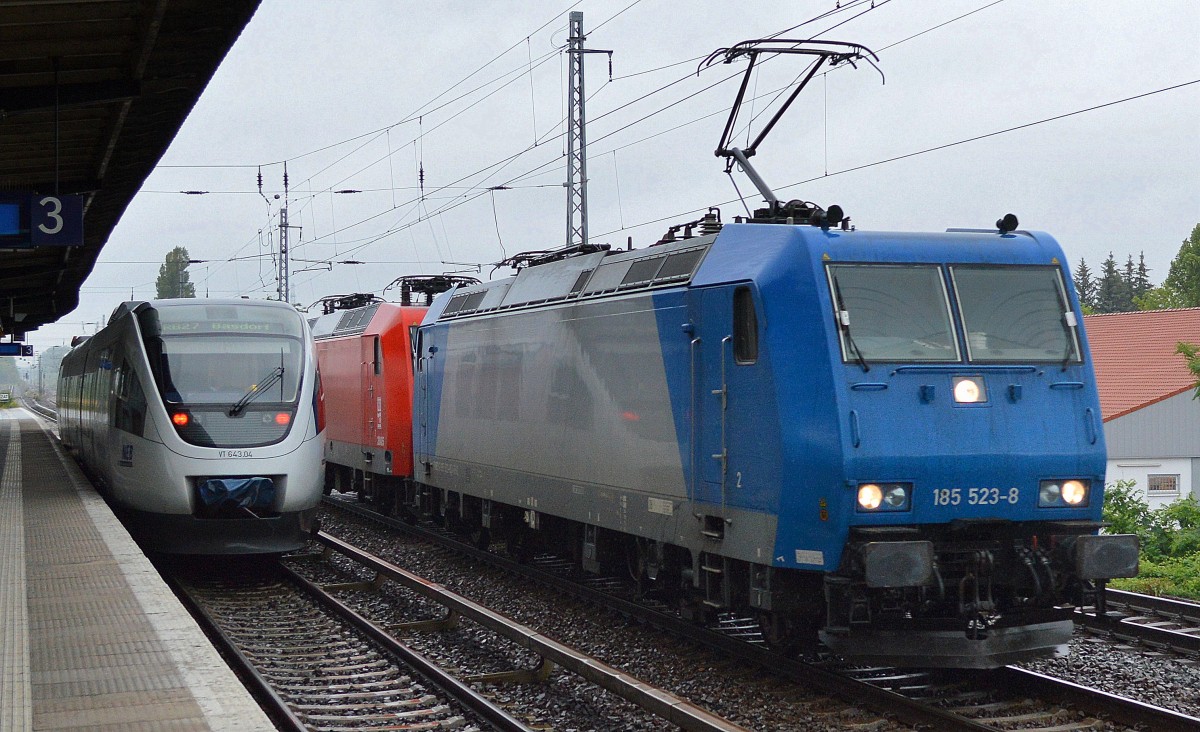 RHC 185 523-8 mit 145-CL 015 am Haken am 23.06.15 Berlin-Karow.