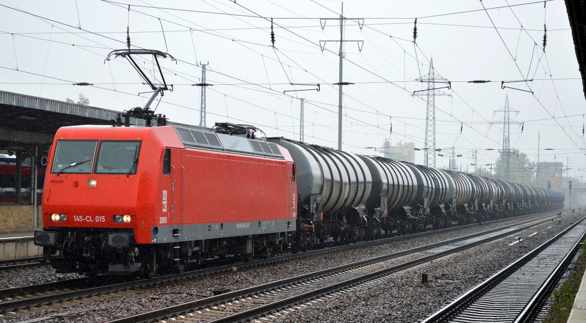 RHC 20005/145-CL 015 (145 093-1)mit Kesselwagenzug am 14.07.15 Bhf. Flughafen Berlin-Schönefeld.