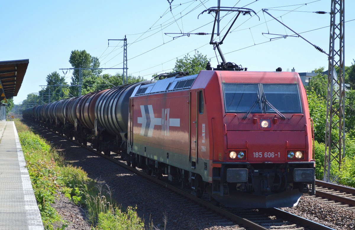 RHC mit 185 606-1 un d Kesselwagenzug am 11.06.15 Röntgental bei Berlin.