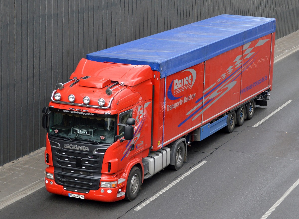 SCANIA R500 Sattelzug der Sped. REUSS-Transporte am 13.04.15 Berliner Stadtautobahn Höhe Kaiserdamm.