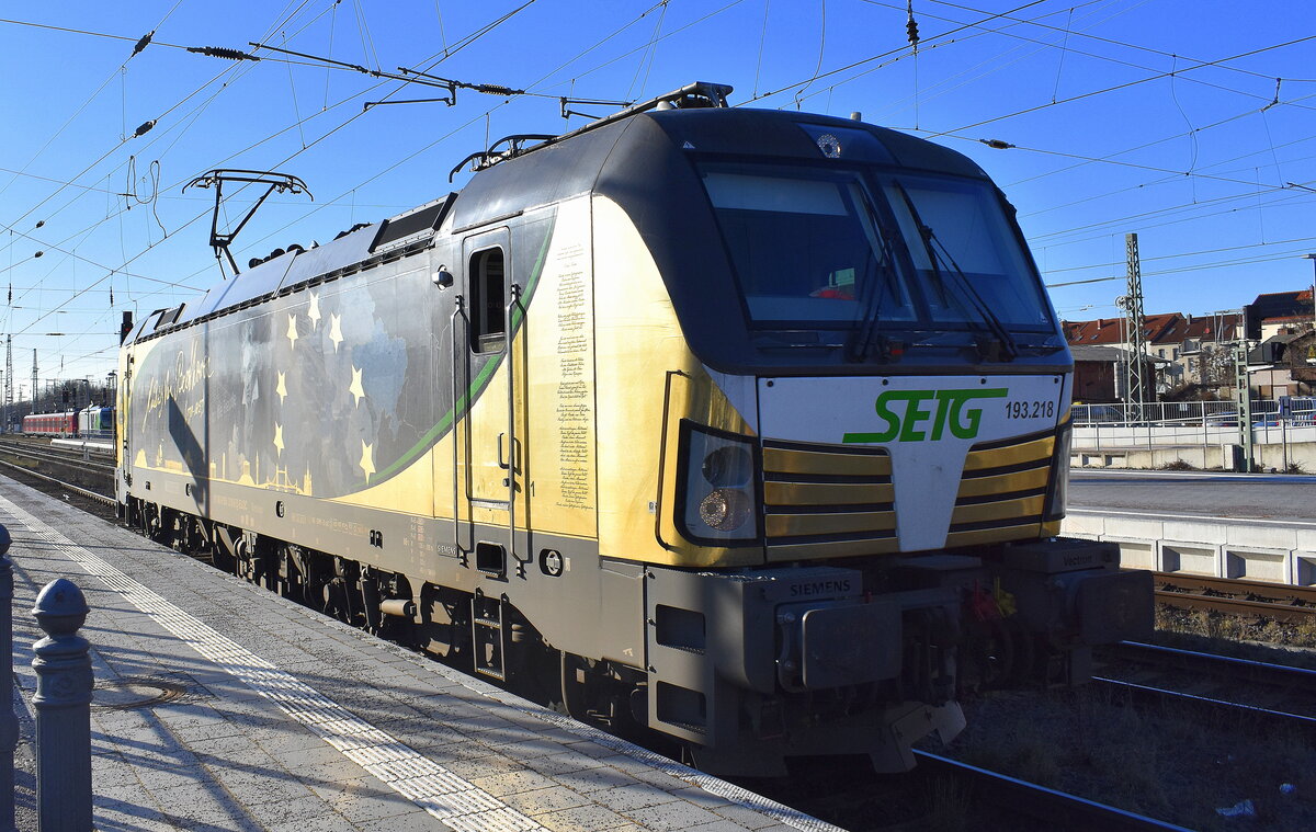 SETG - Salzburger Eisenbahn Transport Logistik GmbH, Salzburg [A] mit der geleasten ELL Vectron   193 218   [NVR-Nummer: 91 80 6193 218-5 D-ELOC] am 05.03.26 Durchfahrt Bahnhof Stendal Hbf.
