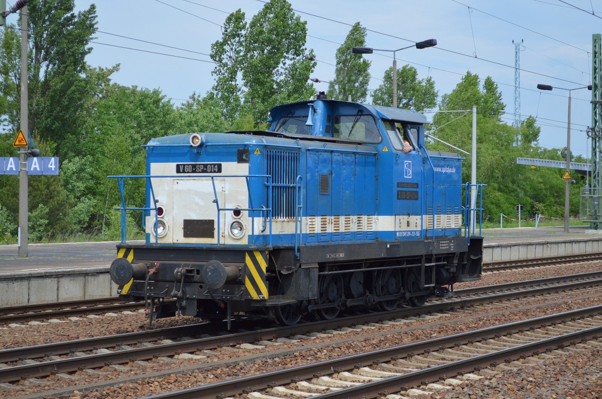 SLG V 60-SP-014 (345 204-2) am 06.06.15 Durchfahrt Bhf. Flughafen Berlin-Schönefeld.