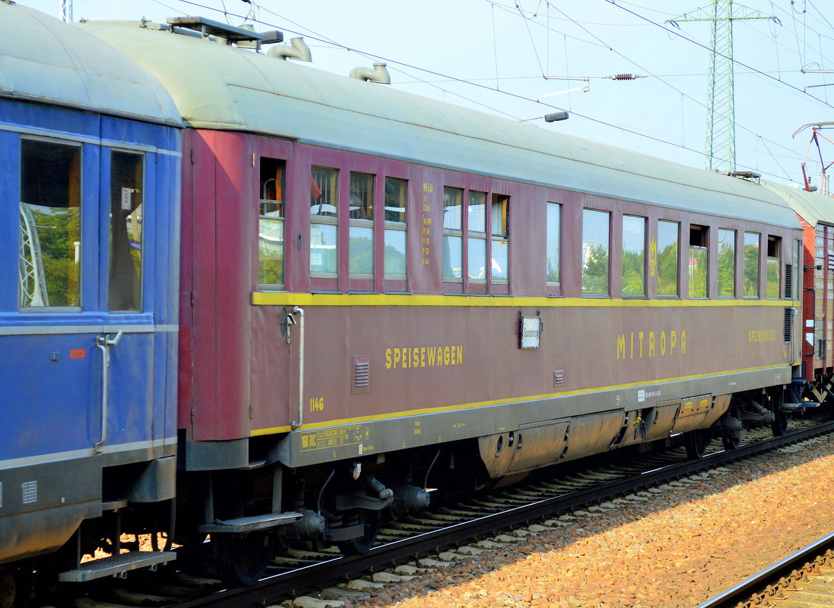 Sonderzug der Rennsteigbahn am 16.09.16 nach Berlin, hier der MITROPA Speisewagen Typ WR 4 üh Nr.1146 (5680 8885 900-0 D-RSBG) der Rennsteigbahn am 16.09.16 Bf. Flughafen Berlin-Schönefeld.