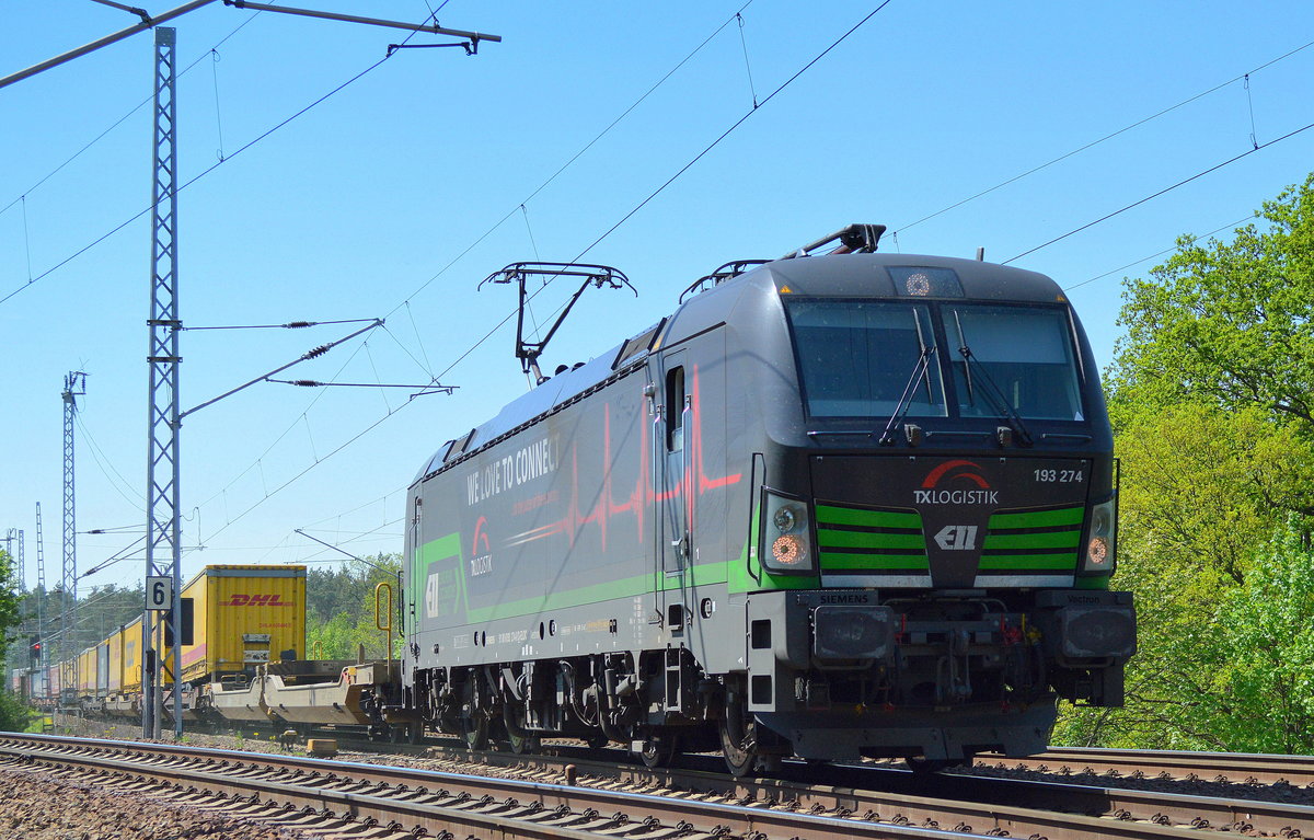 TXL mit der ELL Vectron 193 274  WE LOVE TO CONNECT  [NVR-Number: 91 80 6193 274-8 D-ELOC, Siemens Bj.2016] mit KLV-Zug am 18.05.17 Berlin-Wuhlheide. 