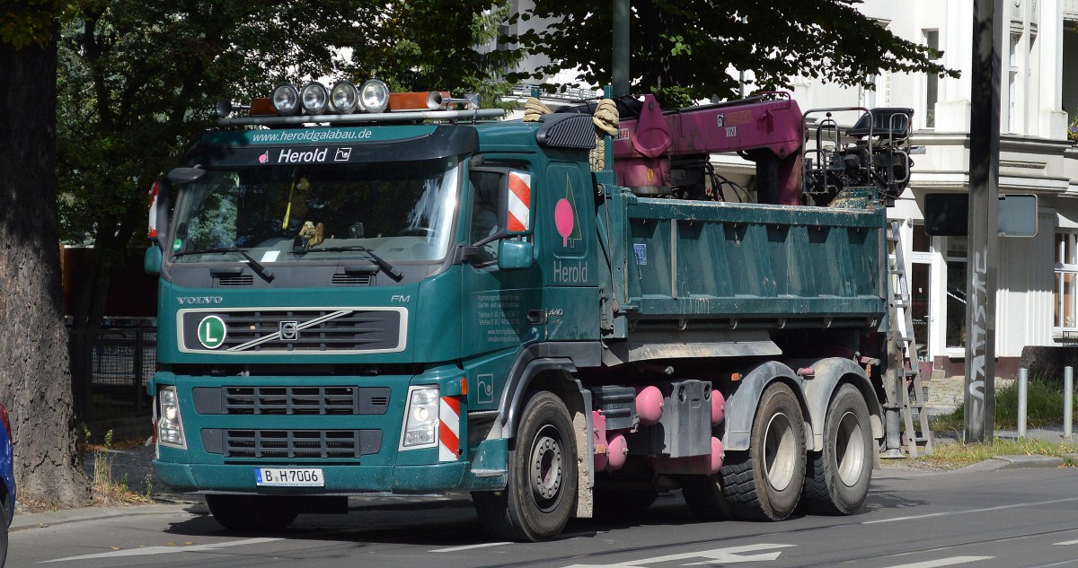 VOLVO FM 440 Kipper (Selbstlader) der Fa. Herold am 25.08.14 Berlin-Niederschönhausen.