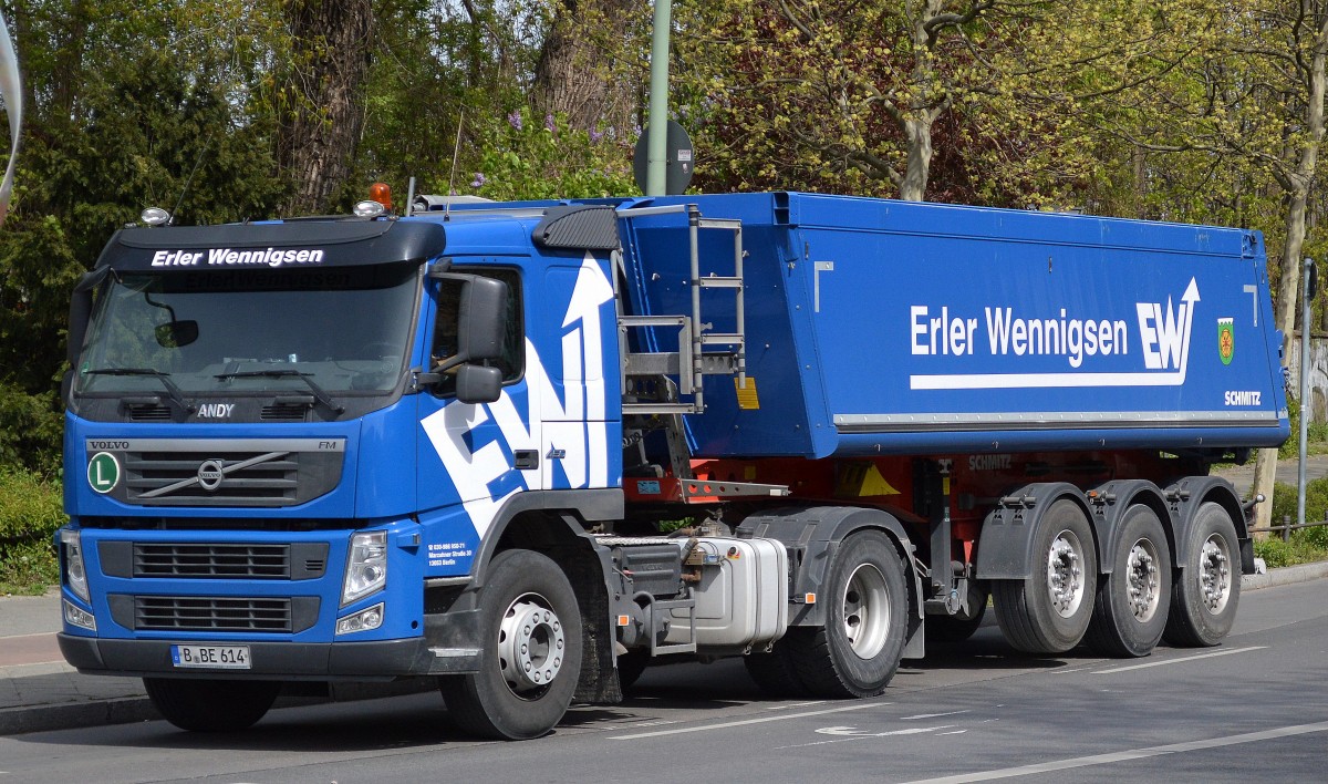 VOLVO FM 450 Sattelkipper der Fa. Erler Wennigsen, 17.04.14 Berlin-Pankow.