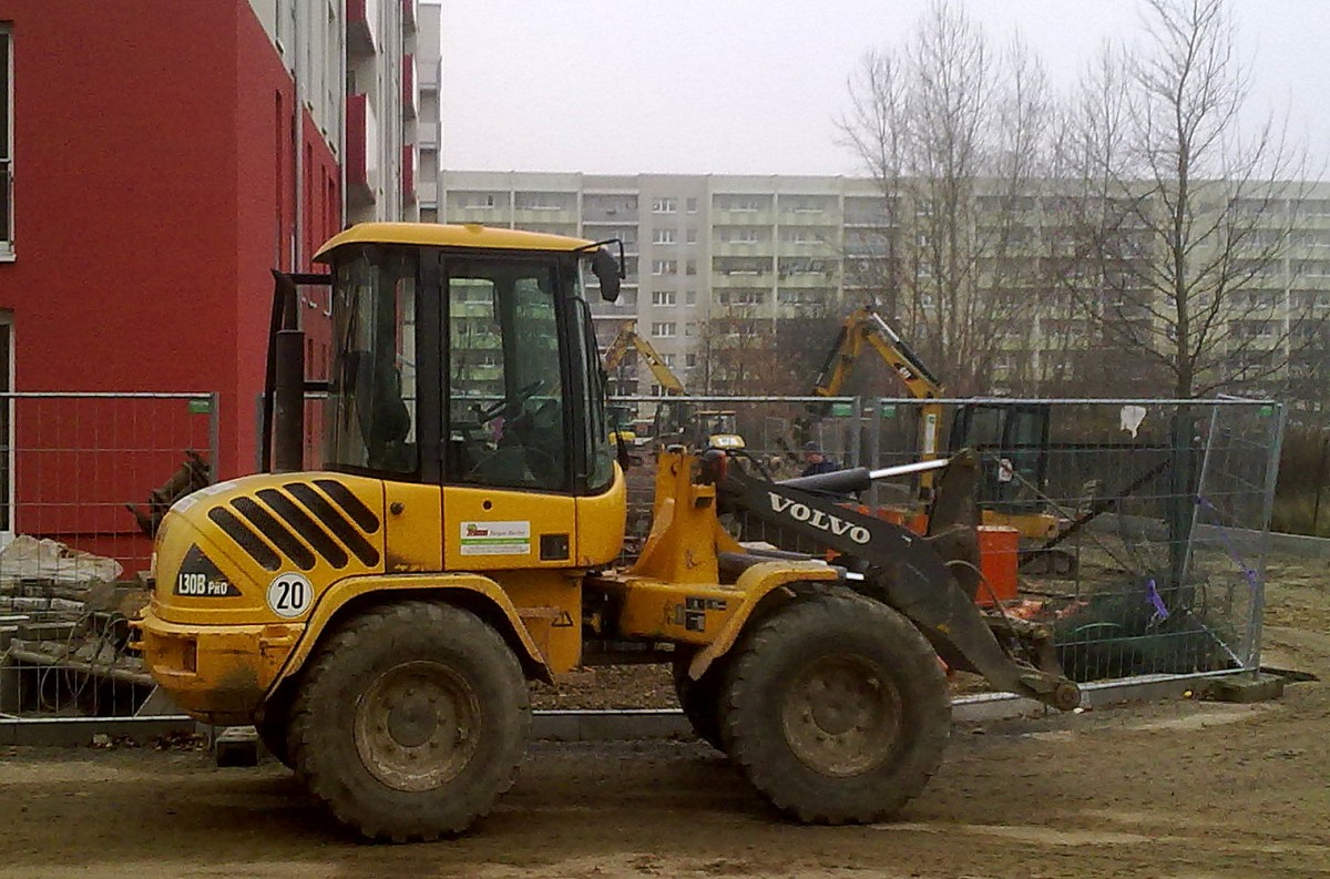 VOLVO L30B PRO der Fa. Jürgen Herbst am 12.12.13 Berlin-Pankow.