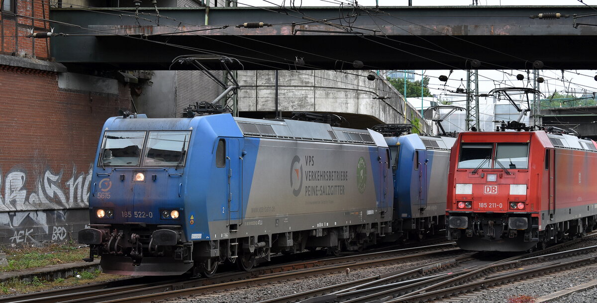 VPS - Verkehrsbetriebe Peine-Salzgitter GmbH, Salzgitter [D] mit der Doppeltraktion geleaster ATLU Loks  185 522-0/5615  [NVR-Nummer: 91 80 6185 522-0 D-ATLU] +  185 511-3/5619  [NVR-Nummer: 91 80 6185 511-3 D-ATLU] verlässt mit einem Ganzzug Selbstentladewagen (Kohle) den Hansa-Port im Hamburger Hafen am 27.05.25 Höhe Bahnhof Hamburg-Harburg.