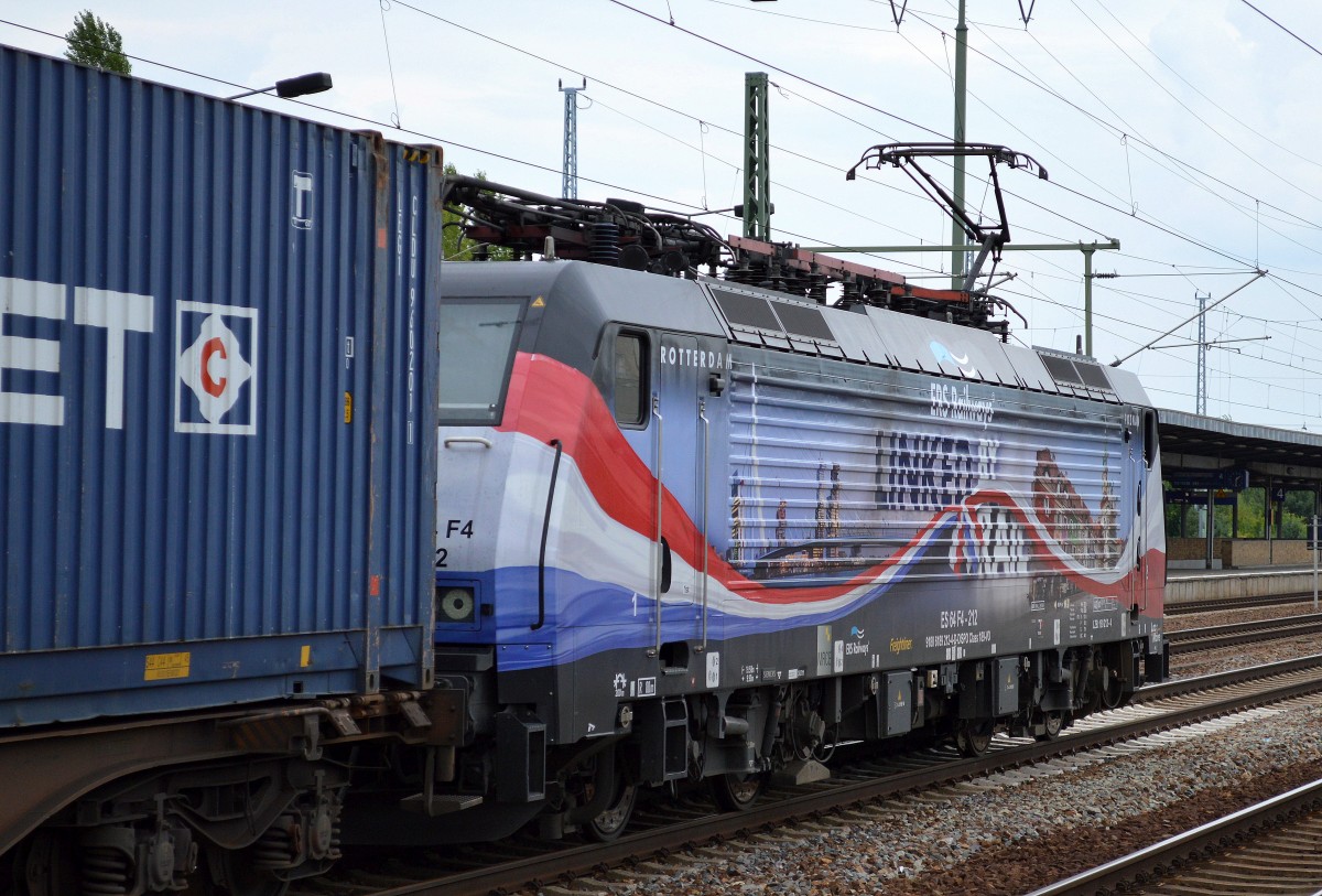 Weil die Motive der Poznan-Shuttle MERCE-Dispolok ES 64 F4-212 von ERSR so schön sind noch der Nachschuss am 07.08.14 Bhf. Flughafen Berlin-Schönefeld.