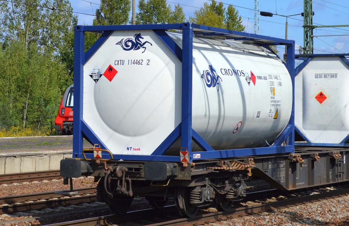 Zwei CRONOS Tankcontainer am 09.09.14 Bhf. Flughafen Berlin-Schönefeld.